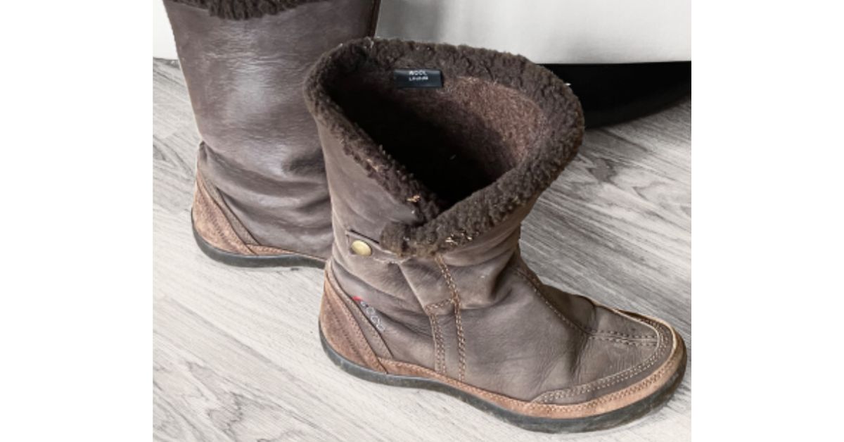 Jak vrátit tmavou barvu zimním semišovým botám  Hnědá Barva na semiš Dark Brown 1061